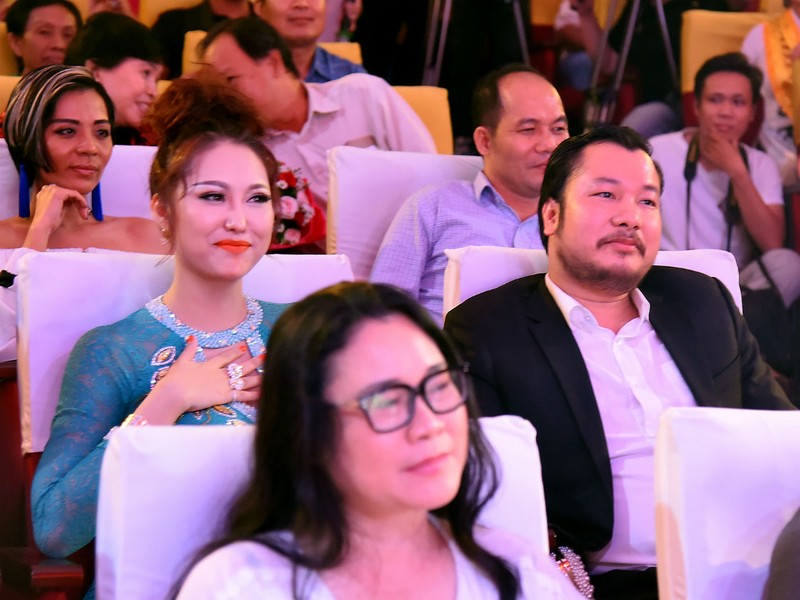 Phi Thanh Van cong khai ban trai doanh nhan, du dinh ket hon-Hinh-5